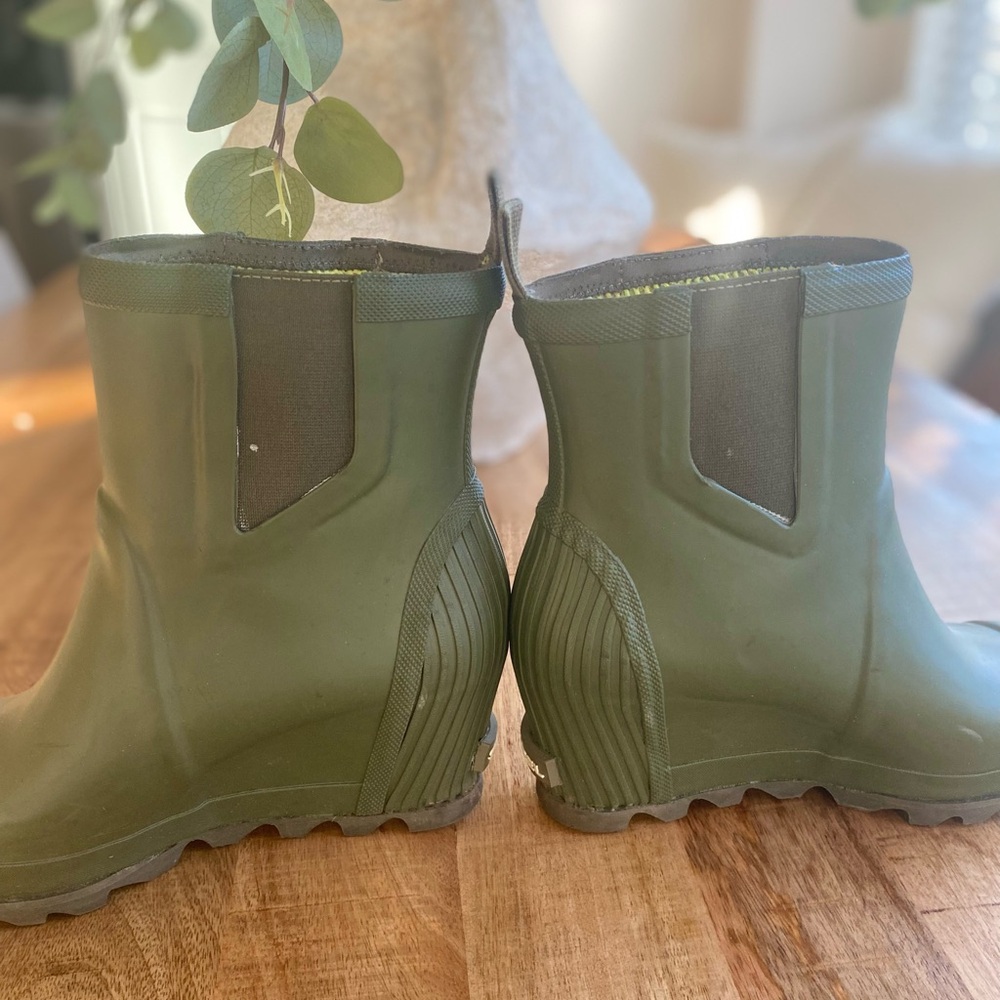 Sorel Joan Rain Chelsea Ankle Bootie Rubber Women's Olive Green Wedge Boots  8 - Picture 10 of 15